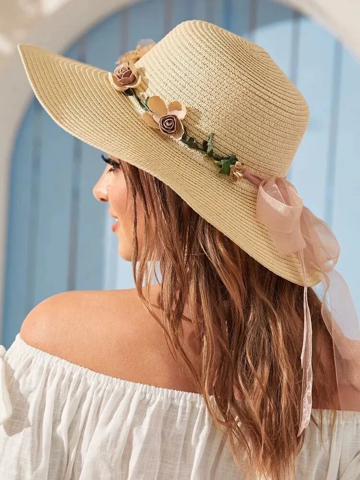 Sombrero con Adorno Floral y Cinta