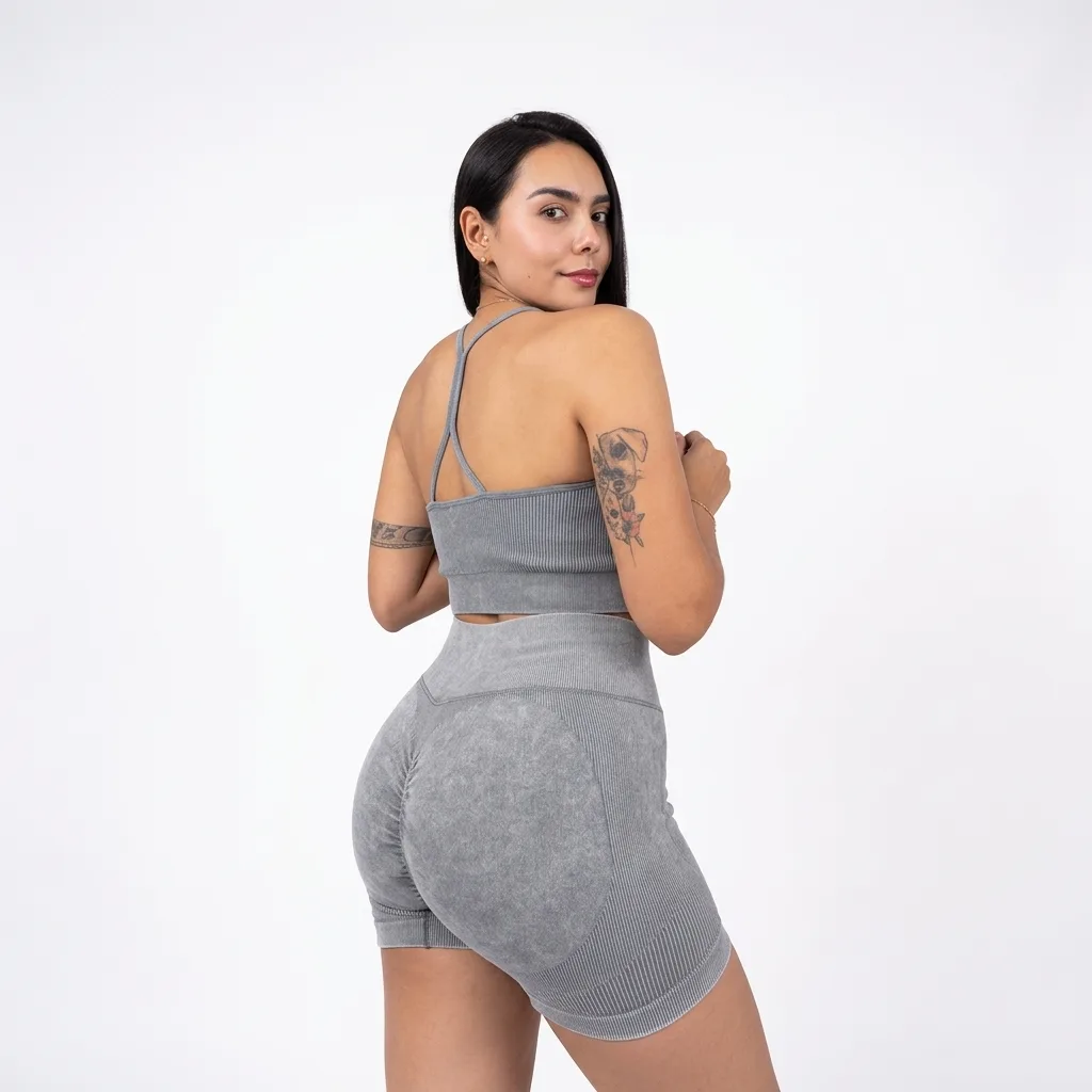 Set Deportivo de Short y Crop Top Gris Efecto Lavado