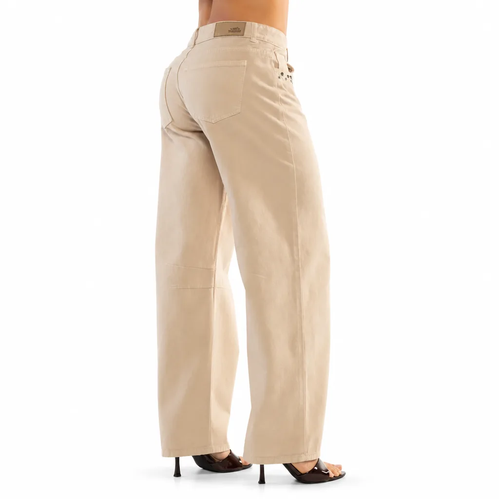 Jean Barrel Estilo Urbano con Tachuelas