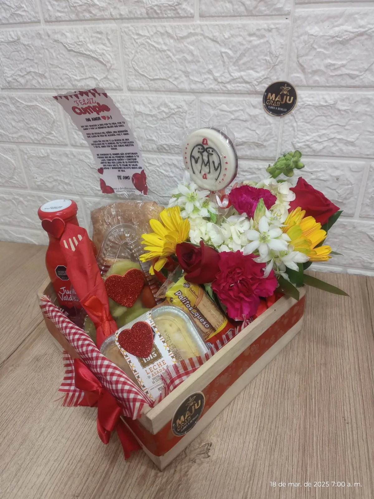 Desayuno Romántico con Flores y Detalles Especiales
