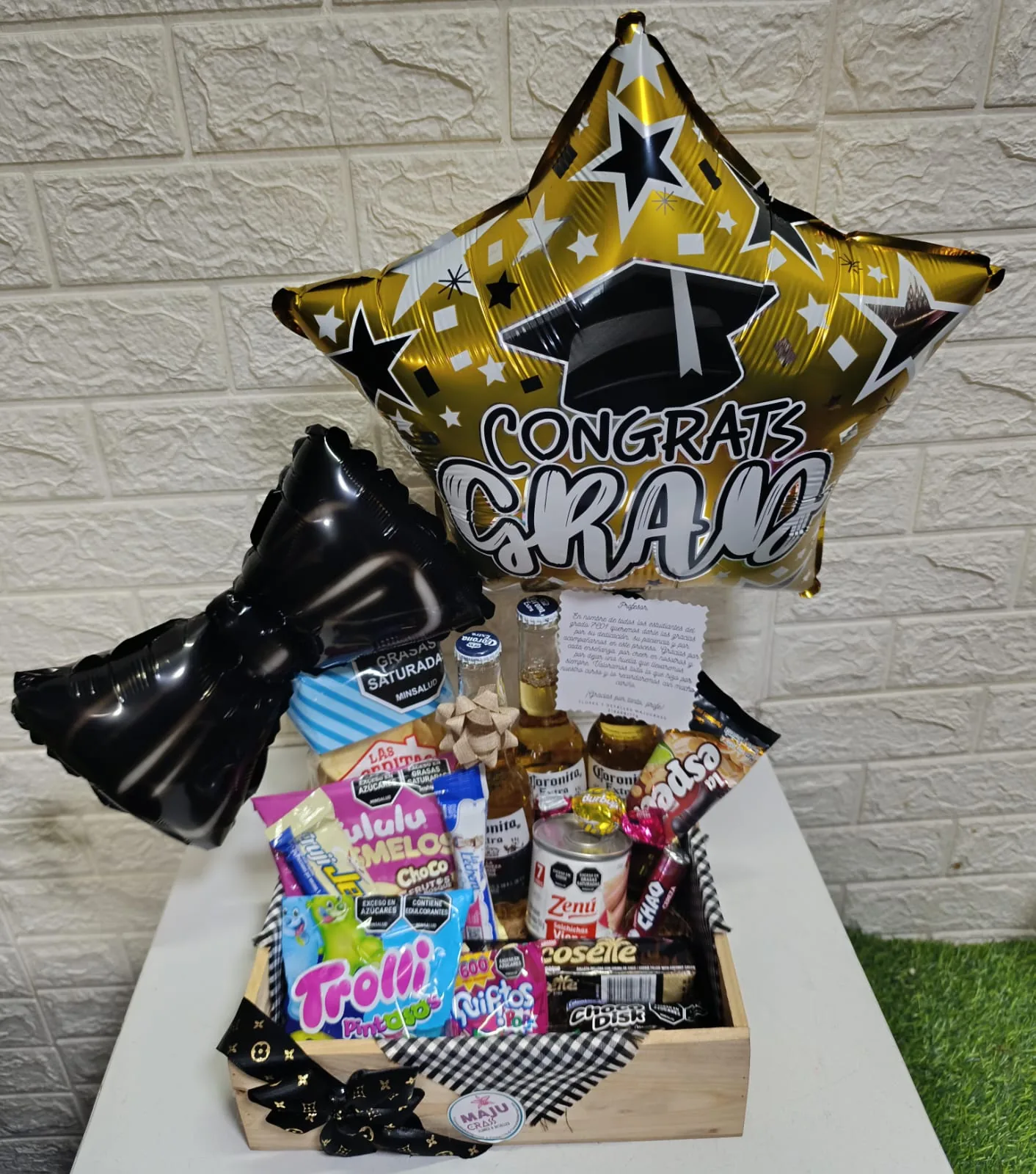 Cesta de Regalo Premium de Graduación