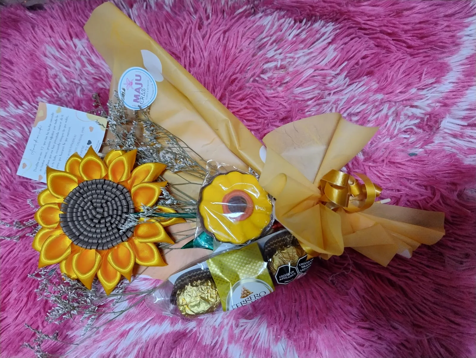 Ramo de Girasol Artesanal con Chocolates Ferrero