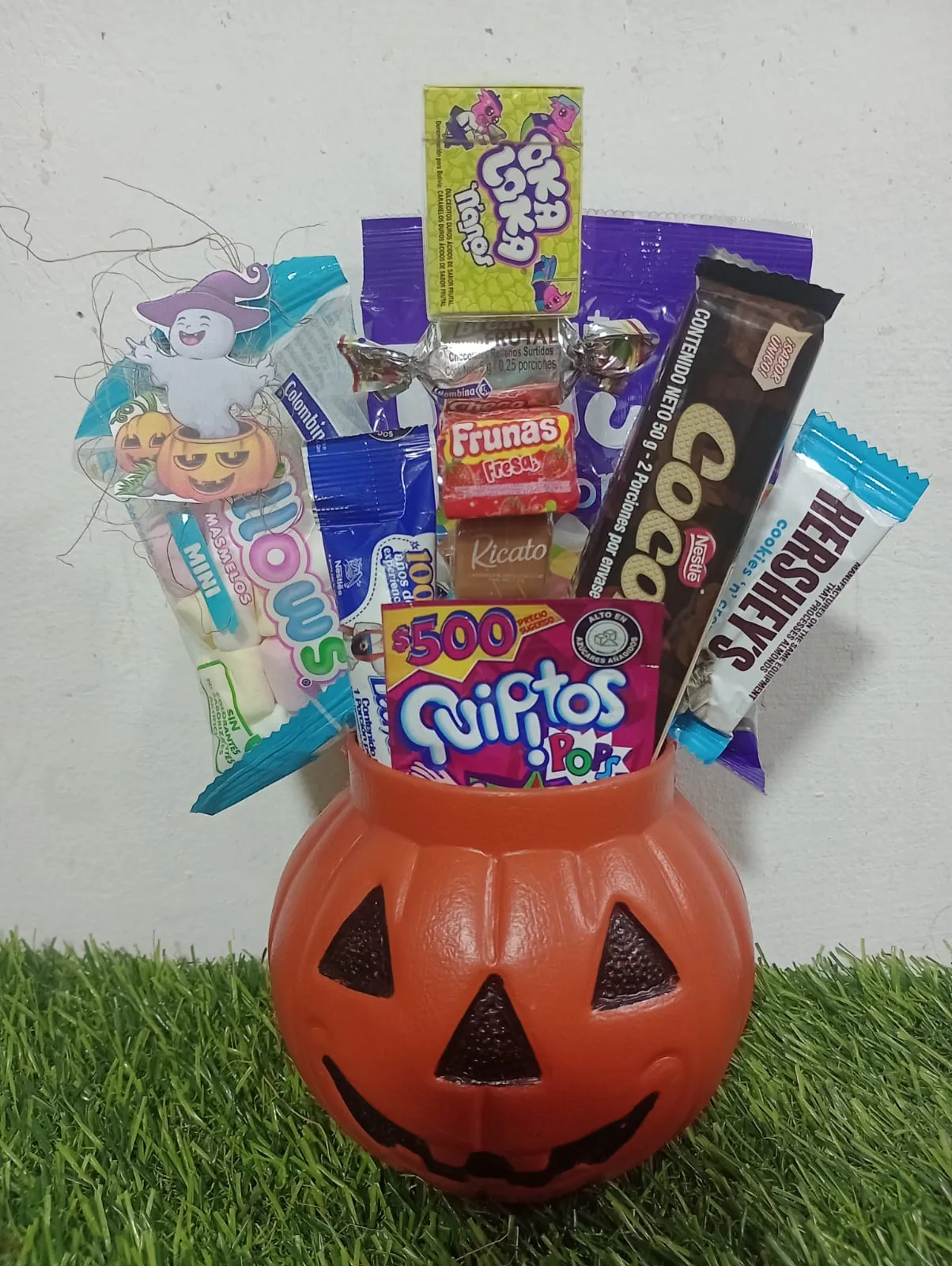 Canasta de Dulces de Halloween Surtidos
