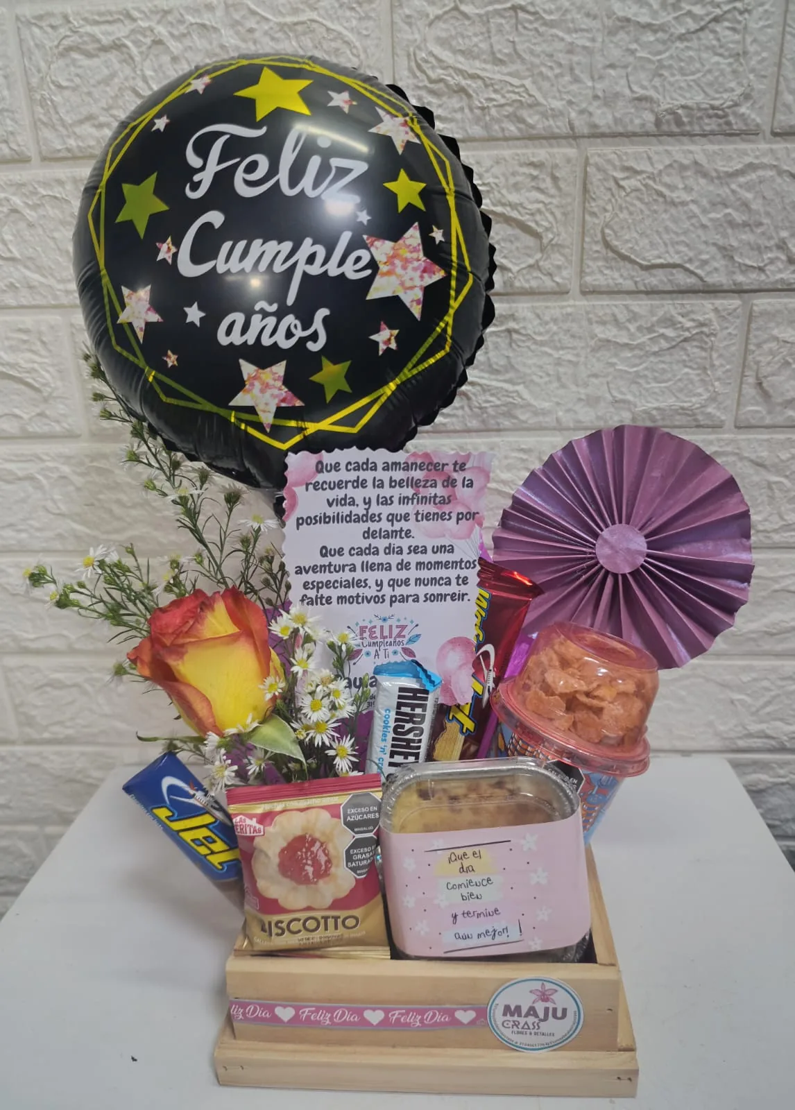 Un cumple y rosa