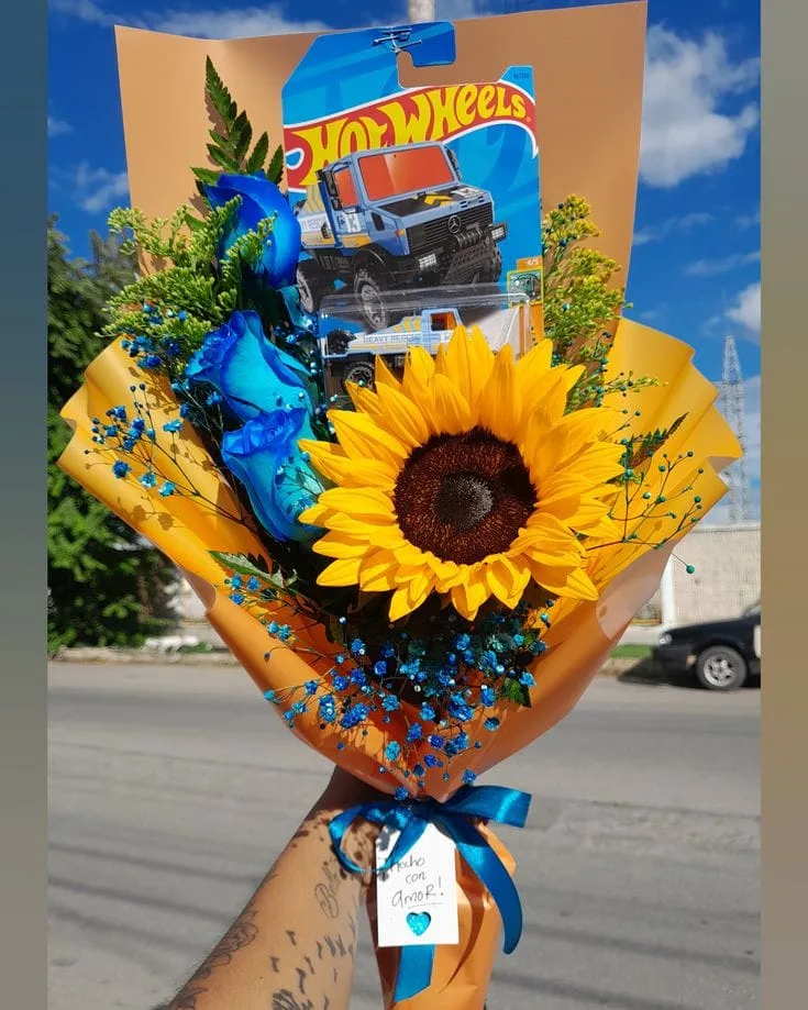 Girasol Floral con Carrito Hot Wheels para Coleccionistas