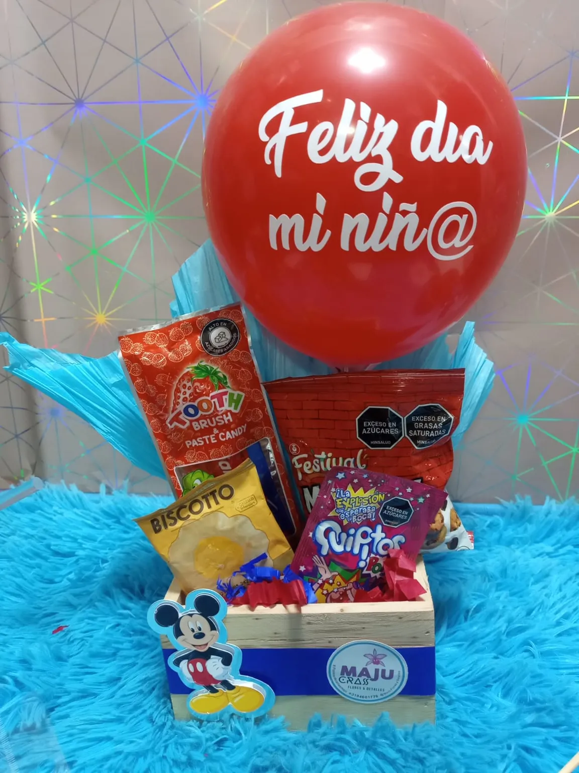Caja de Regalo Feliz Día Mi Niñ@ con Dulces y Mickey