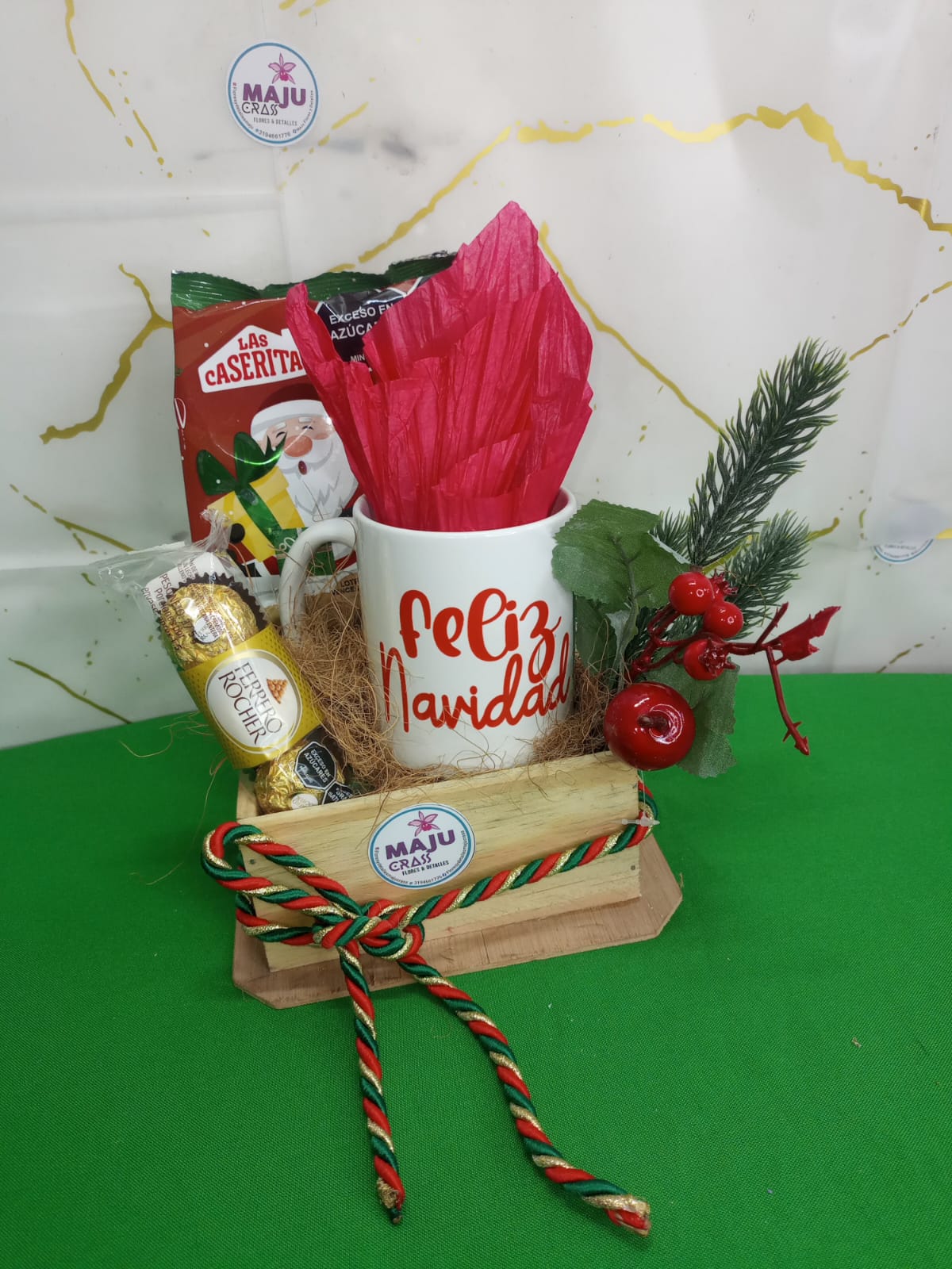 Cesta de Navidad "Feliz Navidad" con Dulces y Chocolates