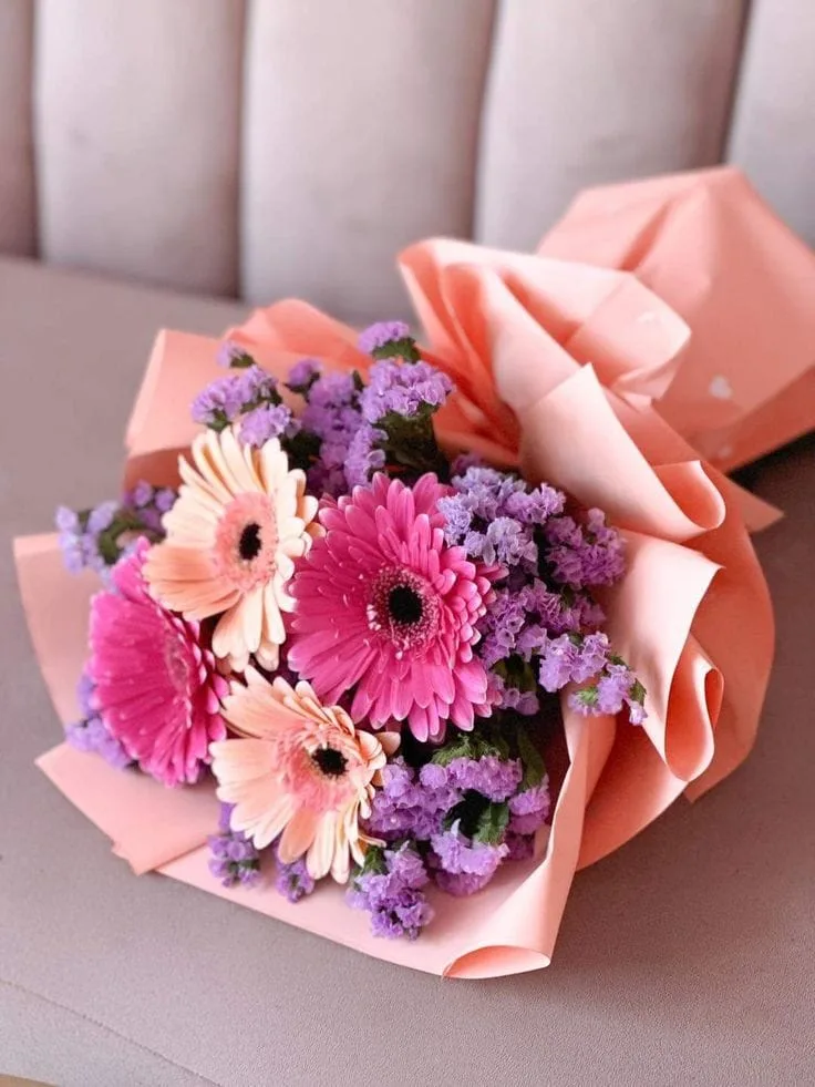Ramo de Gerberas y Statice delicadez