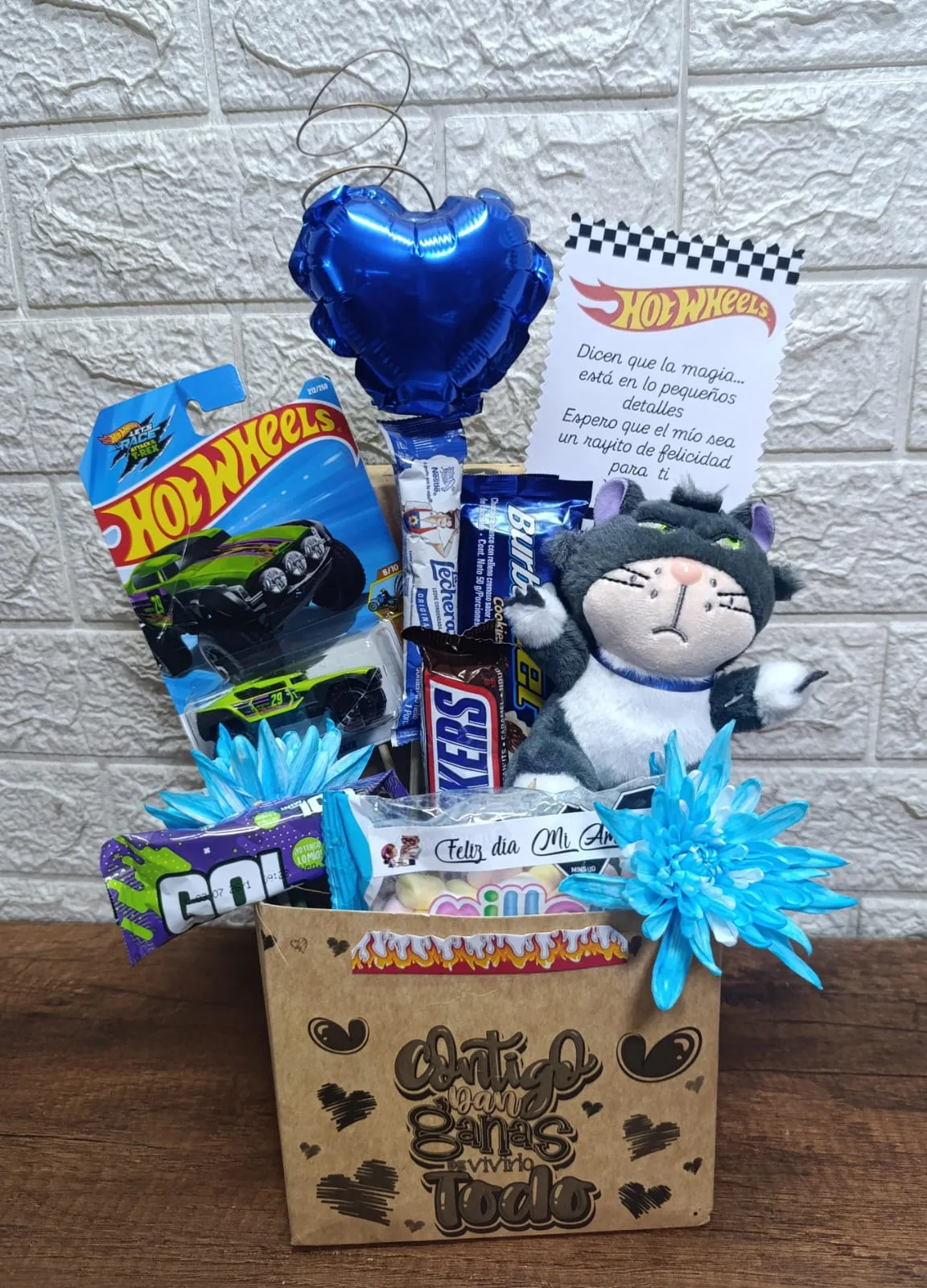 Ancheta Sorpresa Aventura Hot Wheels y Peluche