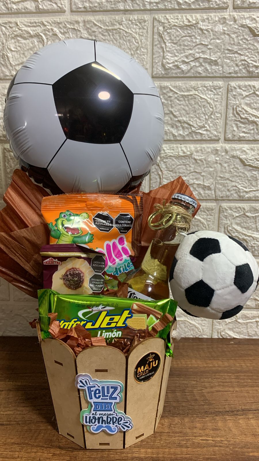 Cesta de Regalo Fútbol 'Feliz Día al Mejor Hombre'