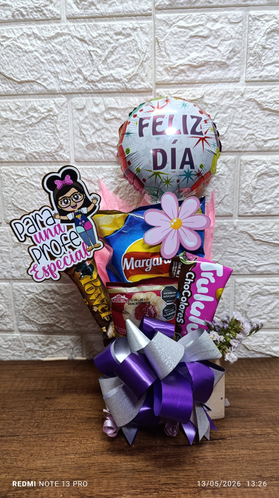 Cesta de Regalo "Feliz Día Profe Especial"