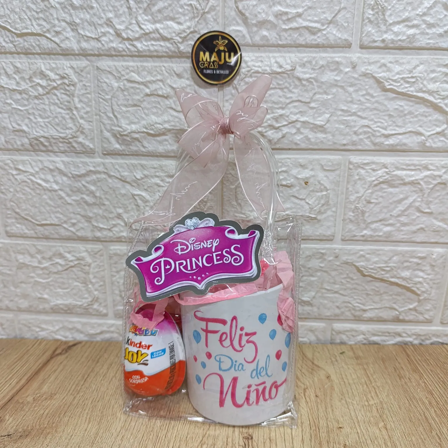 Set de Regalo Infantil Disney Princesas Taza y Kinder Joy