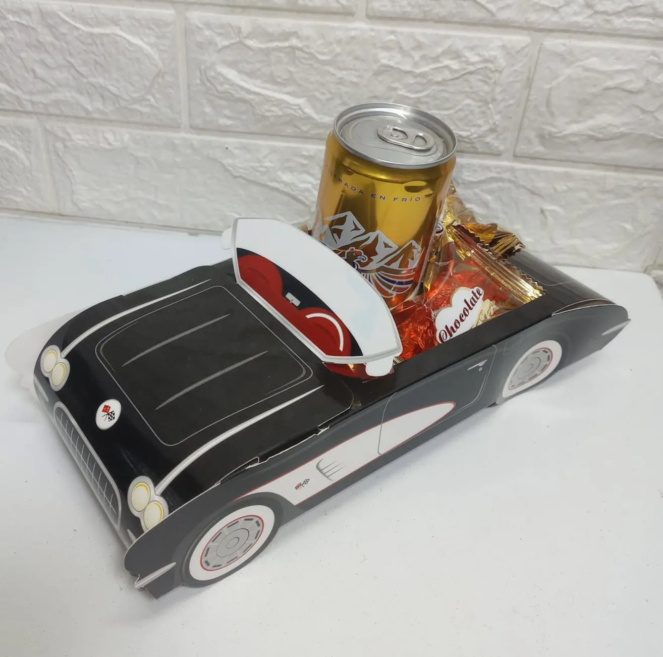 Regalo Auto Clásico con Bebida