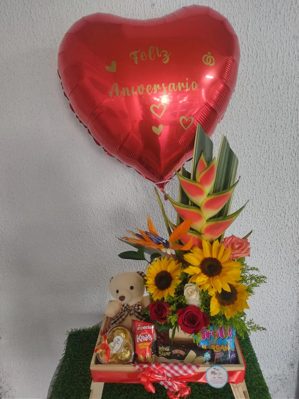 Caja de Aniversario "Amor Florecido"