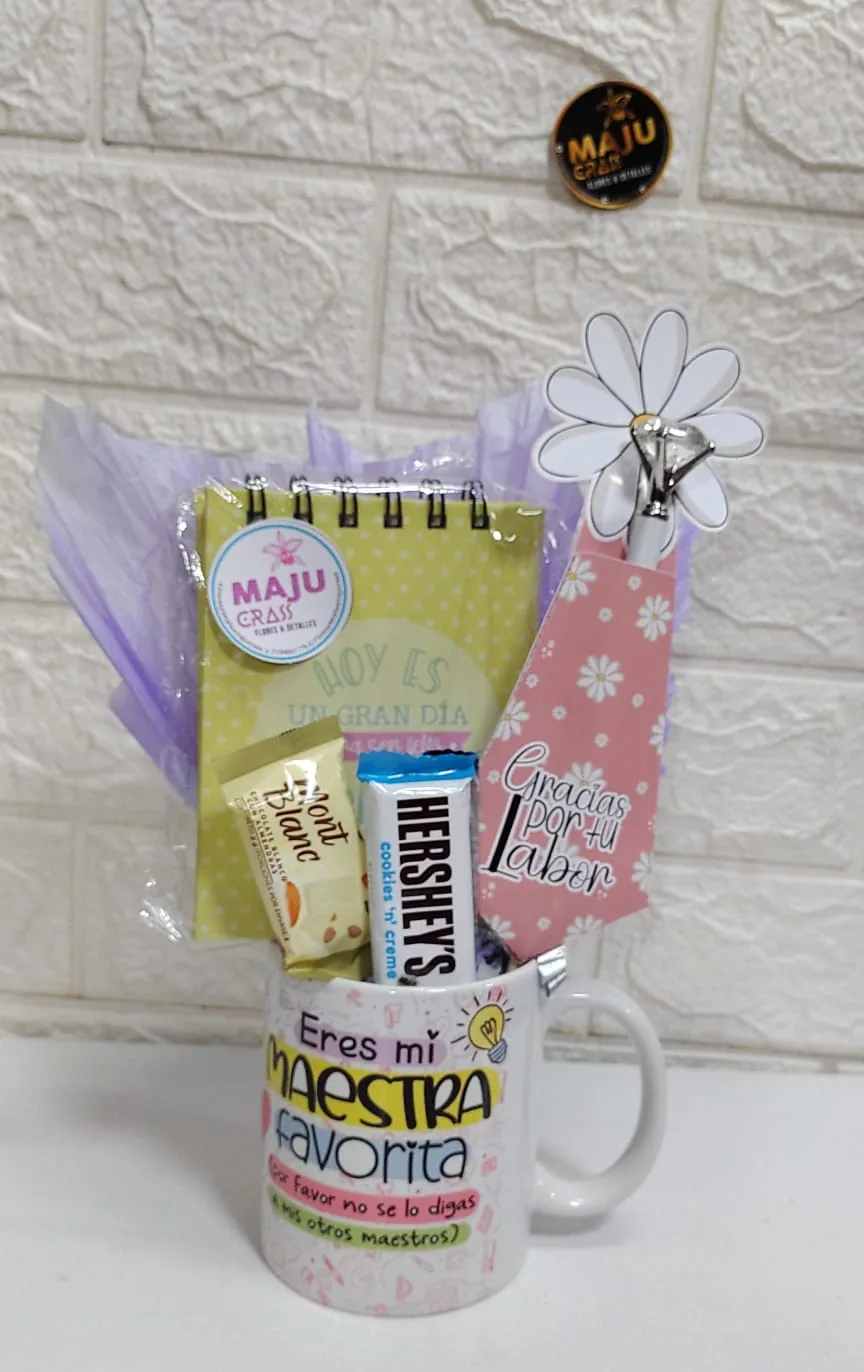 Kit de Regalo Maestra Favorita con Taza y Dulces