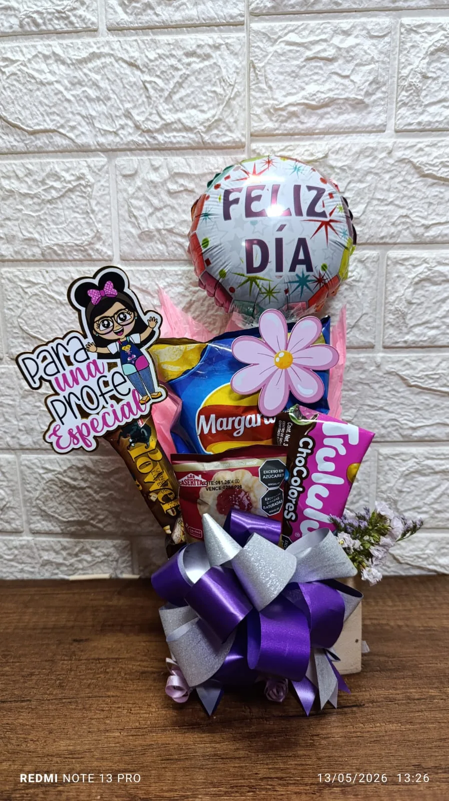 Cesta de Regalo "Feliz Día Profe Especial"