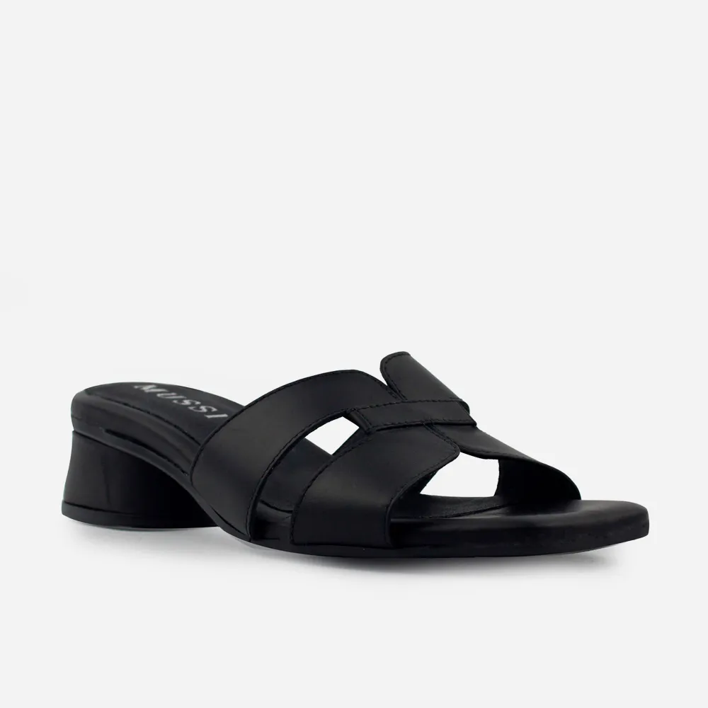 Sandalias Negras Mussí con Tacón